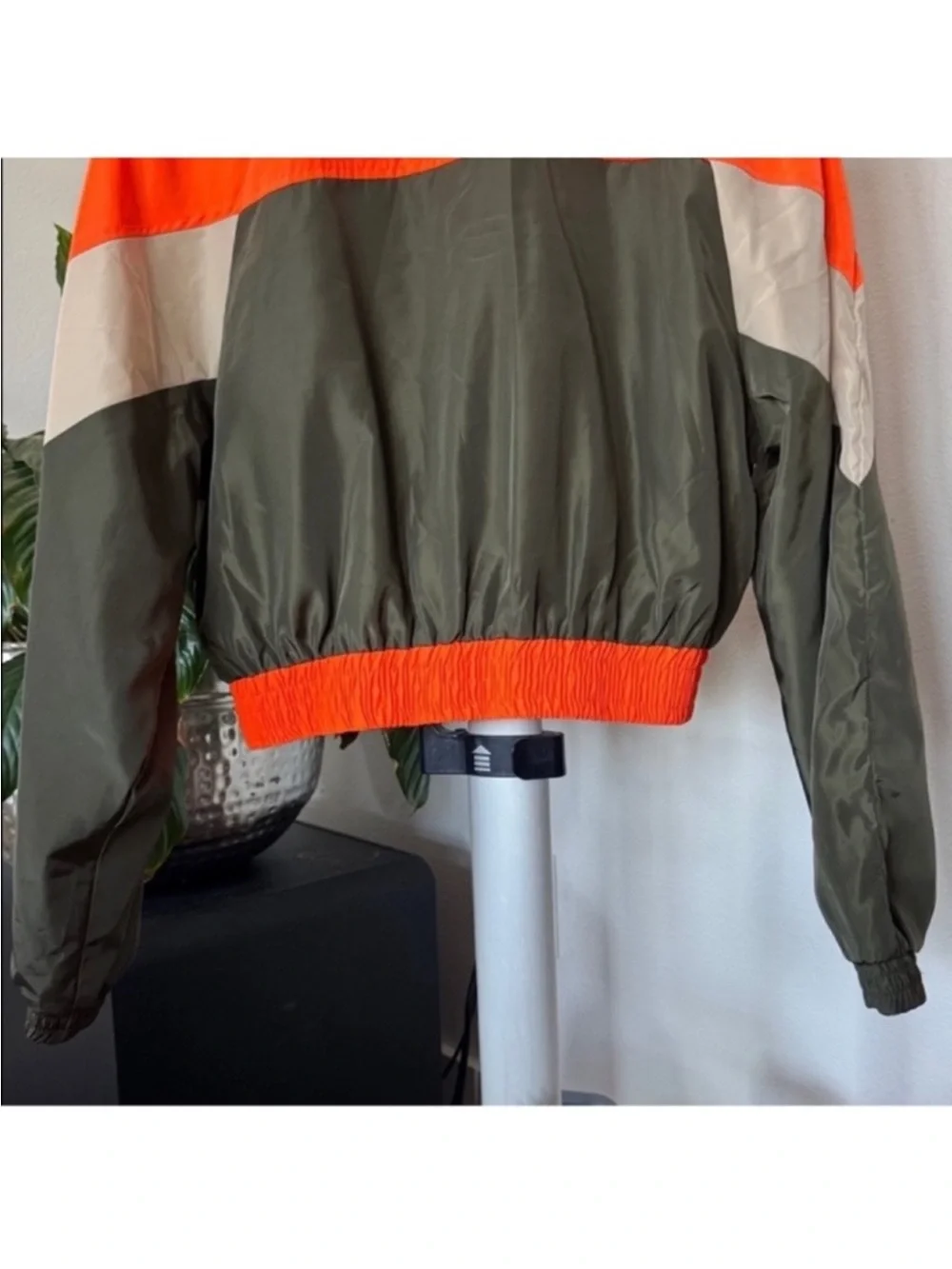 Women’s  Full zip Track Jacket Sz M Crop Short Lightweight Neon Colorblock Mock